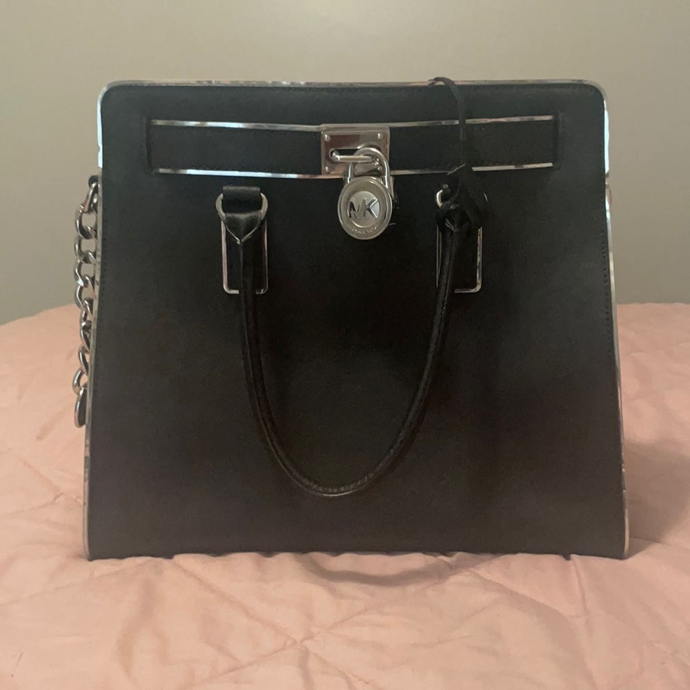 Beautiful AUTHENTIC Michael Kors Jet Set bag